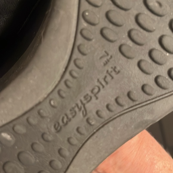 Easy Spirit Classic Black Loafers - Picture 7 of 7